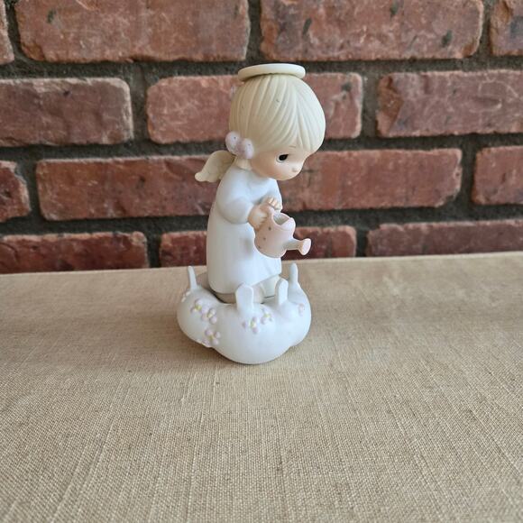Vintage Precious Moments "Sending You A Rainbow" Figurine - Picture 1 of 6
